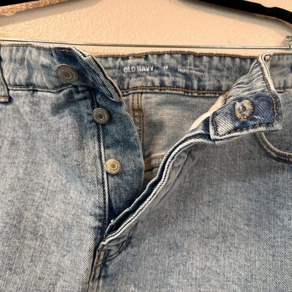 Old Navy High Rise Light Wash‎ Denim Mini Skirt Raw Hem Button Fly Size 18